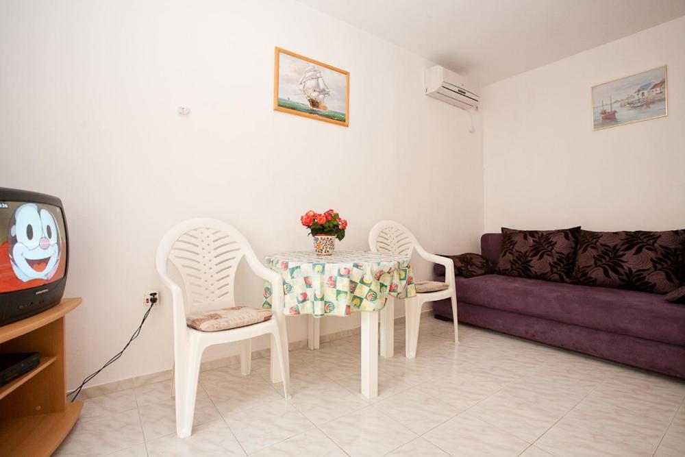 Apartments Mato คิร์ก ภายนอก รูปภาพ